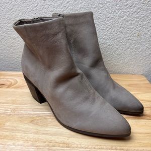 NWOB Vince Camuto Grasem Elephant Taupe Pointed Toe Booties Sz 9M